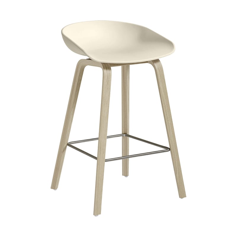 tabouret-de-bar-about-a-stool-aas-32-low-creme-chene-savonne-hay_madeindesign_414718_original.jpg